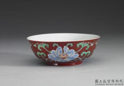 图片[2]-Bowl with floral decoration in red ground of yangcai painted enamels, Qing dynasty, Yongzheng reign (1723-1735)-China Archive